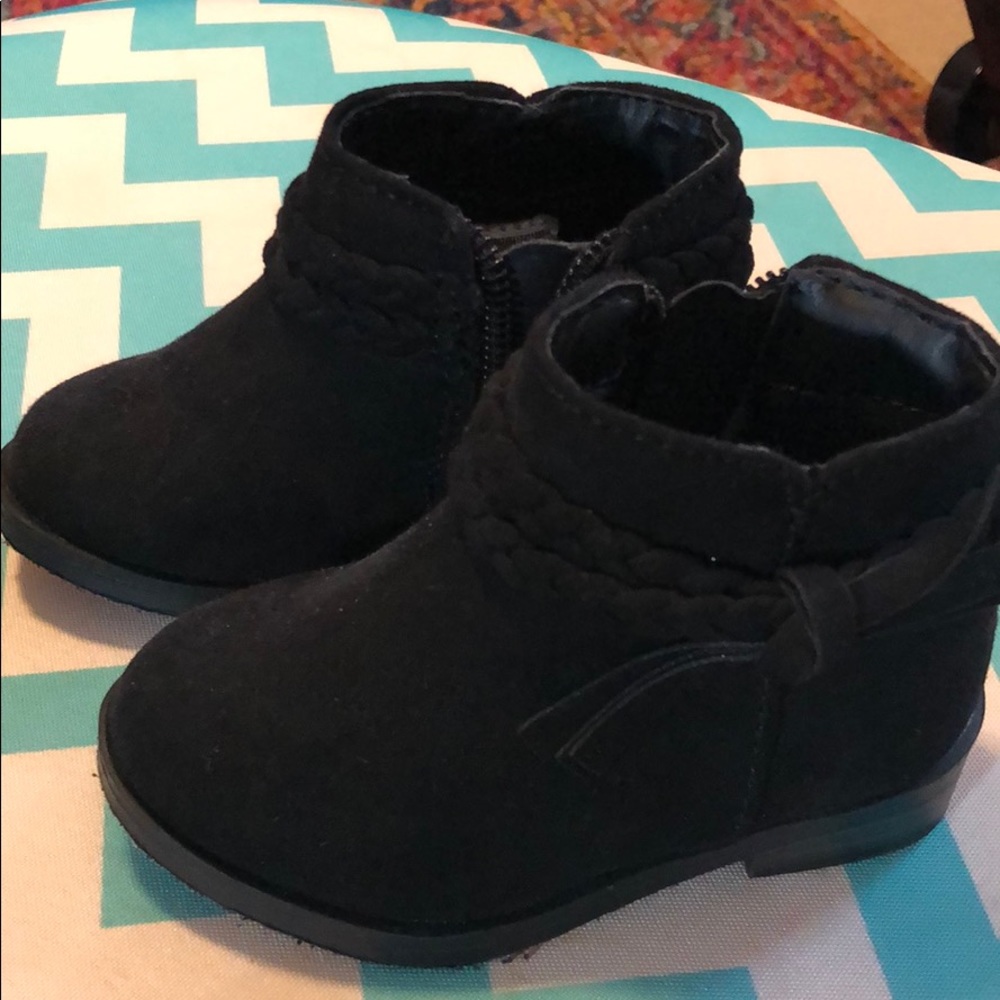 Toddler boots size 3. Black